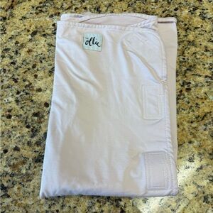 Ollie Baby Swaddle in Light Pink EUC